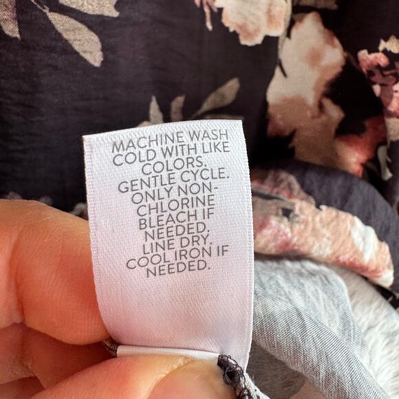 J. Jill Floral Tunic Blouse Black Pink V-Neck Side Slit Pullover 3/4 Sleeve Sz L - Picture 5 of 6